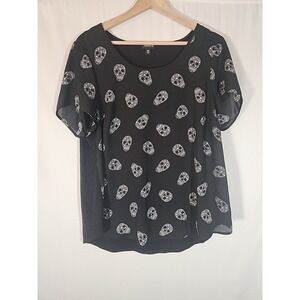 Torrid Black Skull Print Sheer Sleeve Top Size 00